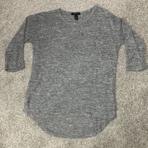 Lightweight knit 3/4 sleeve sweater